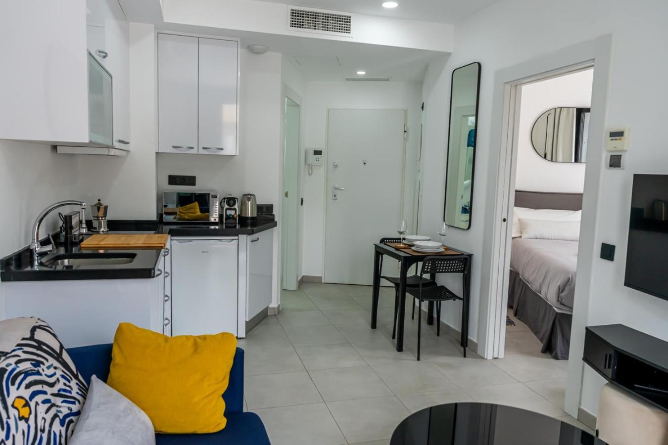 Modern Wave Escape Apartment With Private Parking And Rooftop Pool By Namaste Elite Torremolinos Esterno foto