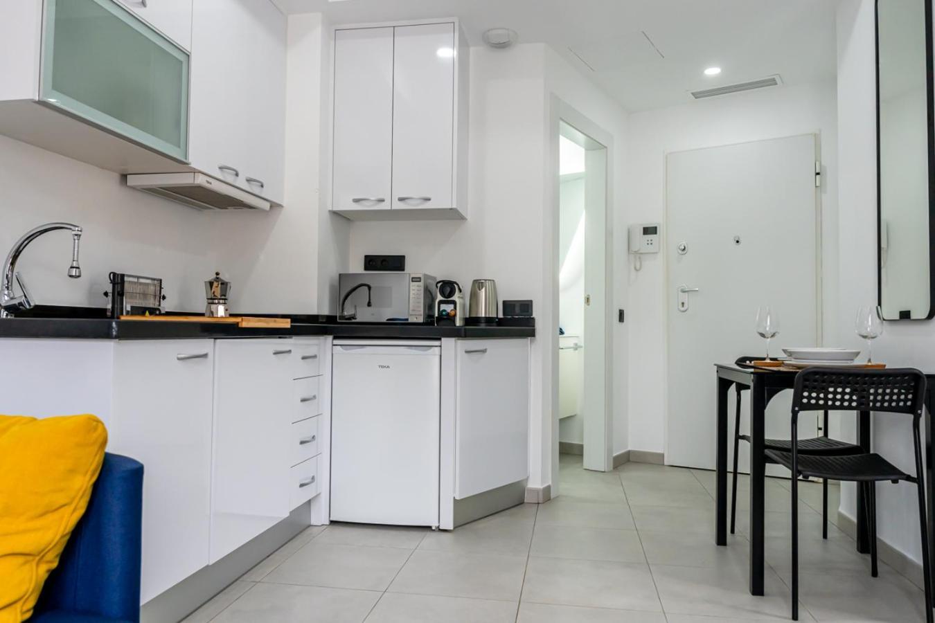 Modern Wave Escape Apartment With Private Parking And Rooftop Pool By Namaste Elite Torremolinos Esterno foto